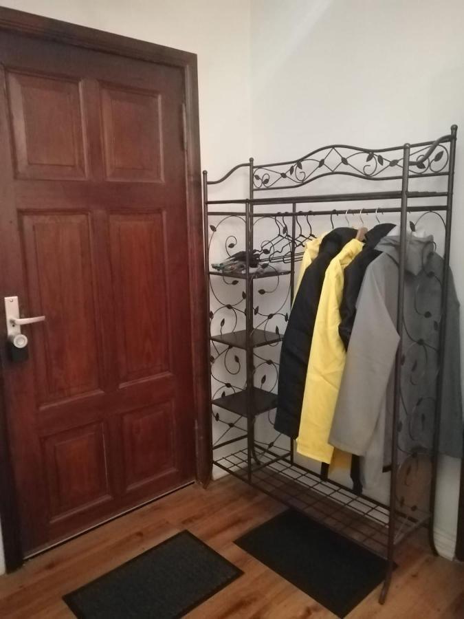 Kleine Galerie Apartment Fuer 3 Mit Kueche Kamin Netflix Parken Und Hofladen Steinhofel Exterior photo