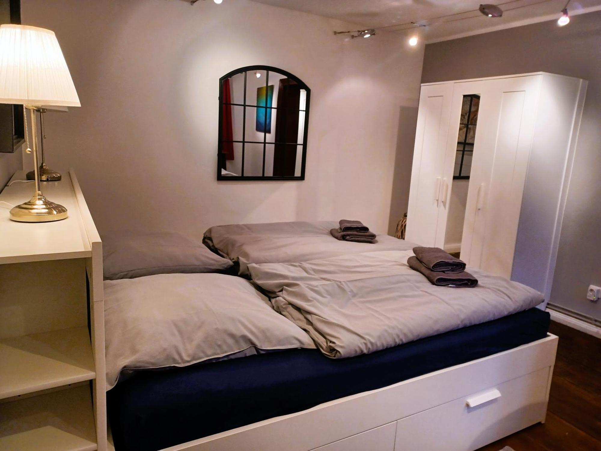 Kleine Galerie Apartment Fuer 3 Mit Kueche Kamin Netflix Parken Und Hofladen Steinhofel Exterior photo